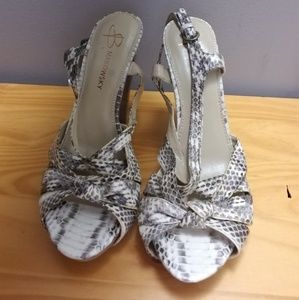 B. Makowsky heels size 8.5